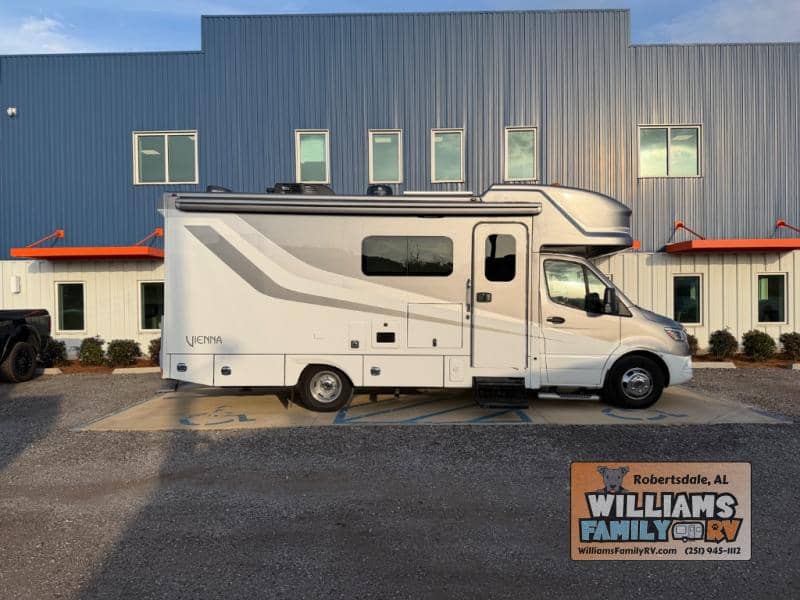 2023 Renegade 2023 Renegade Vienna - thumbnail 40