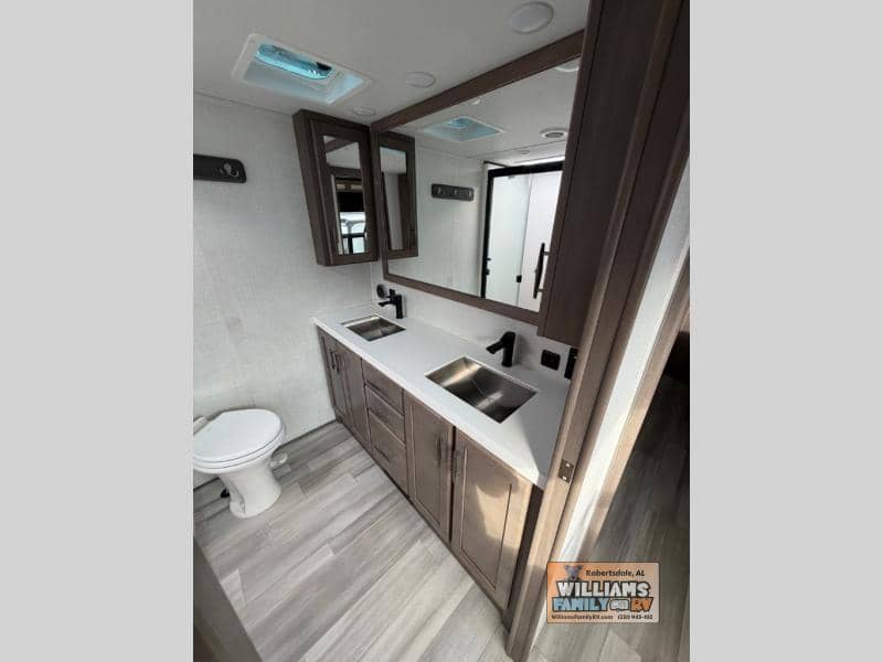 2023 Grand Design 2023 Grand Design Solitude - thumbnail 8