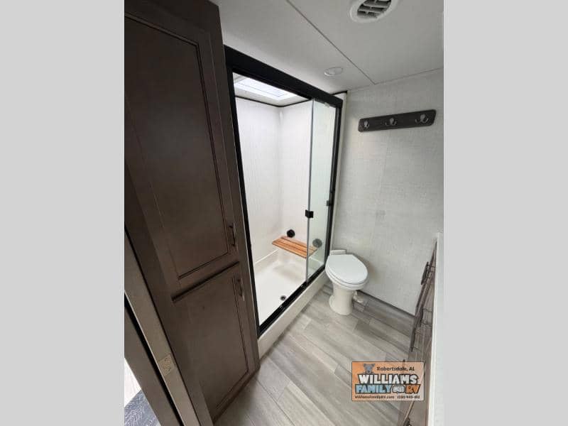 2023 Grand Design 2023 Grand Design Solitude - thumbnail 9