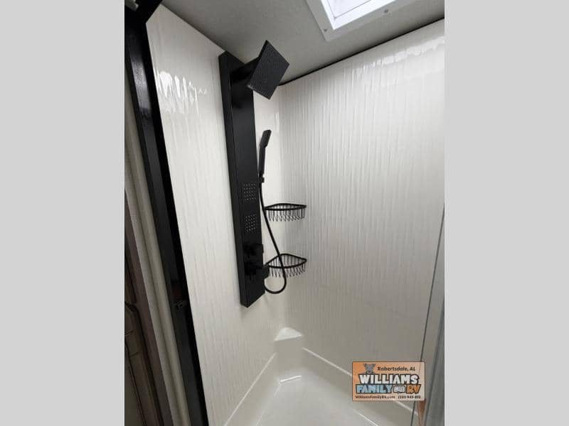 2023 Grand Design 2023 Grand Design Solitude - thumbnail 10