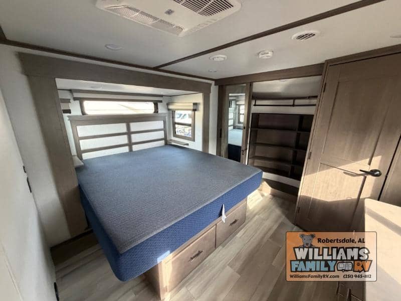 2023 Grand Design 2023 Grand Design Solitude - thumbnail 12