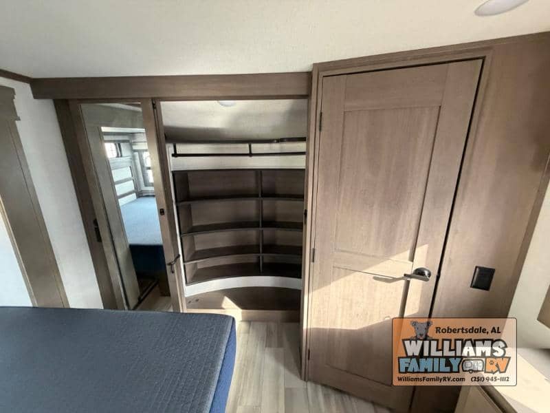 2023 Grand Design 2023 Grand Design Solitude - thumbnail 14