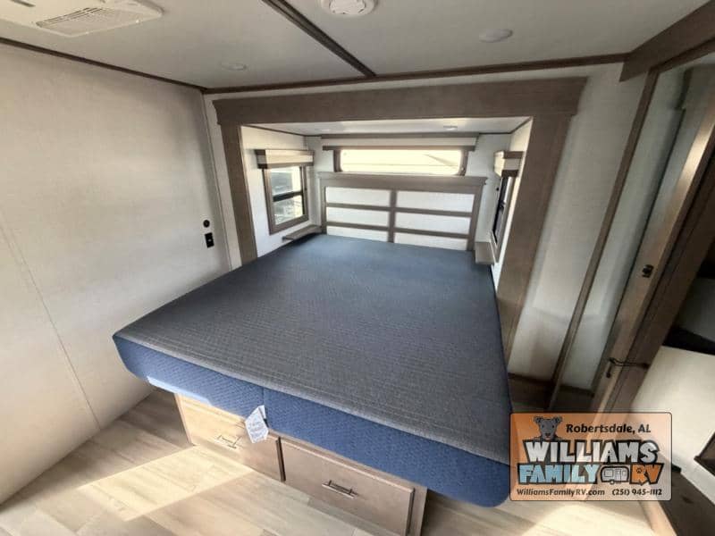 2023 Grand Design 2023 Grand Design Solitude - thumbnail 16