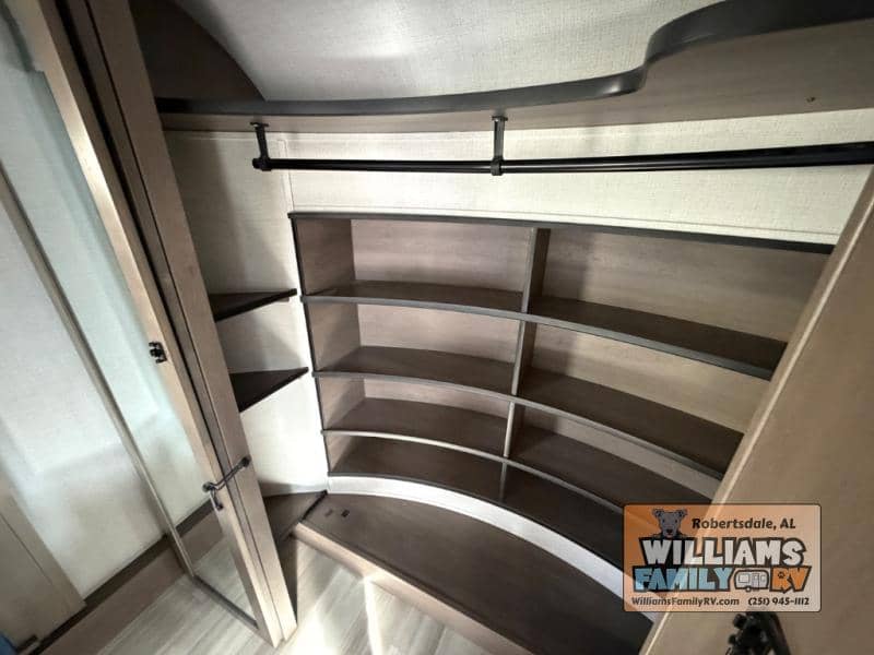 2023 Grand Design 2023 Grand Design Solitude - thumbnail 17