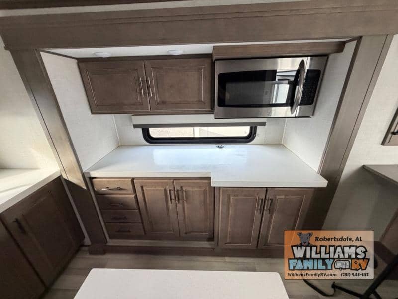 2023 Grand Design 2023 Grand Design Solitude - thumbnail 19