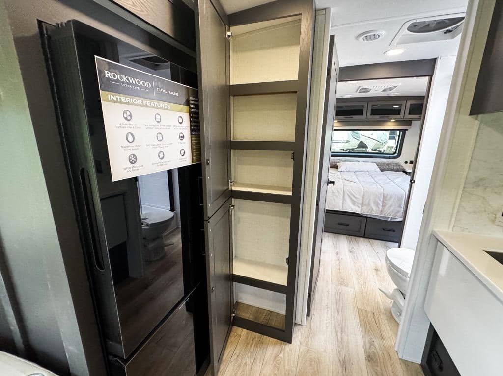 2026 Forest River 2026 Forest River Rockwood Ultra Lite - thumbnail 12