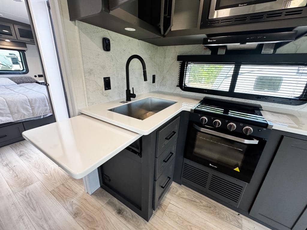 2026 Forest River 2026 Forest River Rockwood Ultra Lite - thumbnail 14