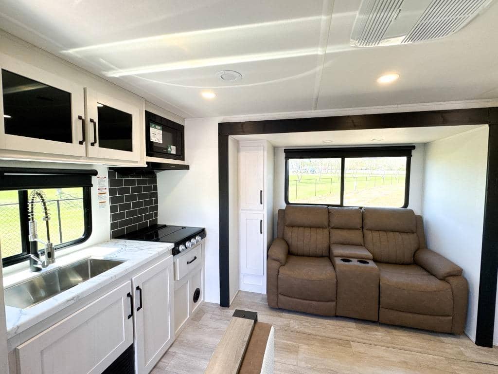 2026 Forest River 2026 Forest River Puma Tracks - thumbnail 4