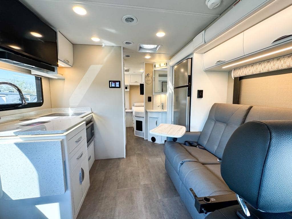 2026 Renegade 2026 Renegade Vienna - thumbnail 3