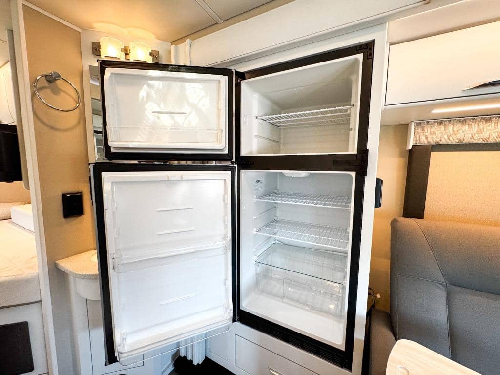 2026 Renegade 2026 Renegade Vienna - thumbnail 7