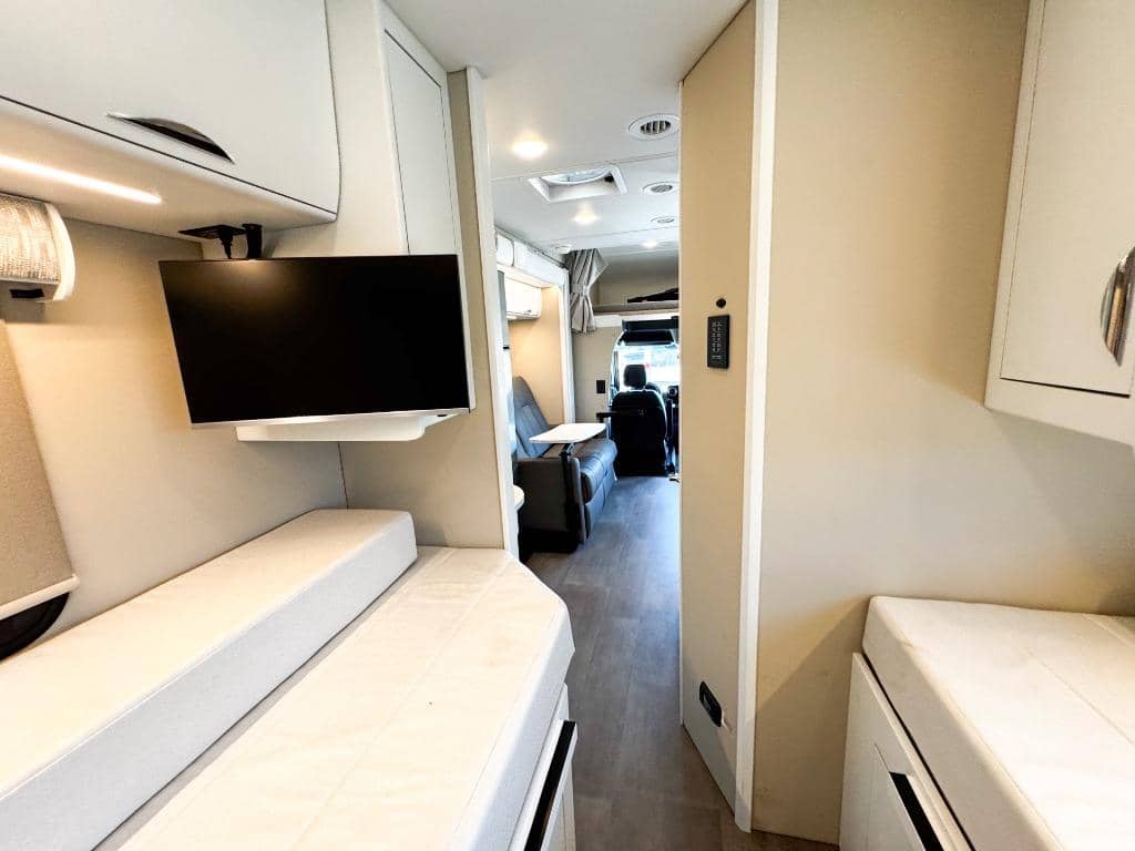 2026 Renegade 2026 Renegade Vienna - thumbnail 17