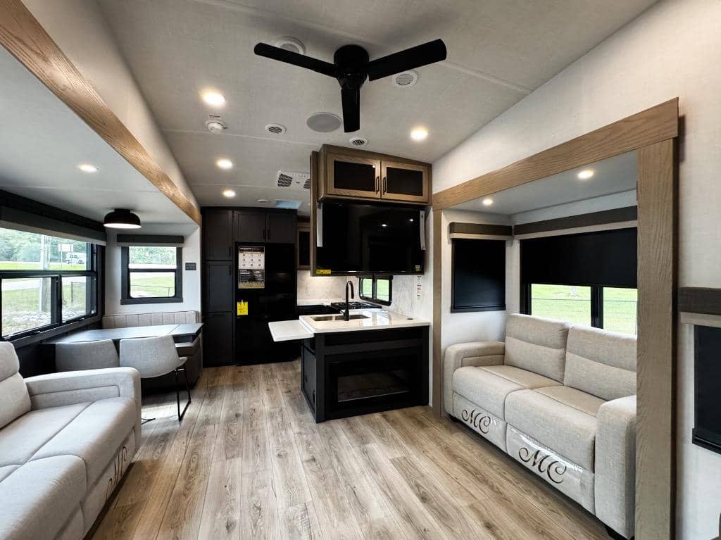 2026 Forest River 2026 Forest River Rockwood Signature - thumbnail 3