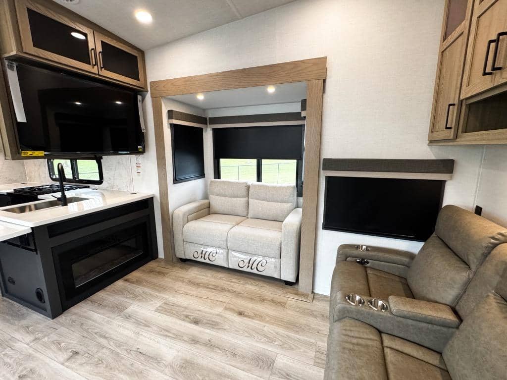 2026 Forest River 2026 Forest River Rockwood Signature - thumbnail 5