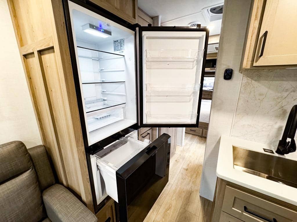 2026 Forest River 2026 Forest River Rockwood Ultra Lite - thumbnail 12