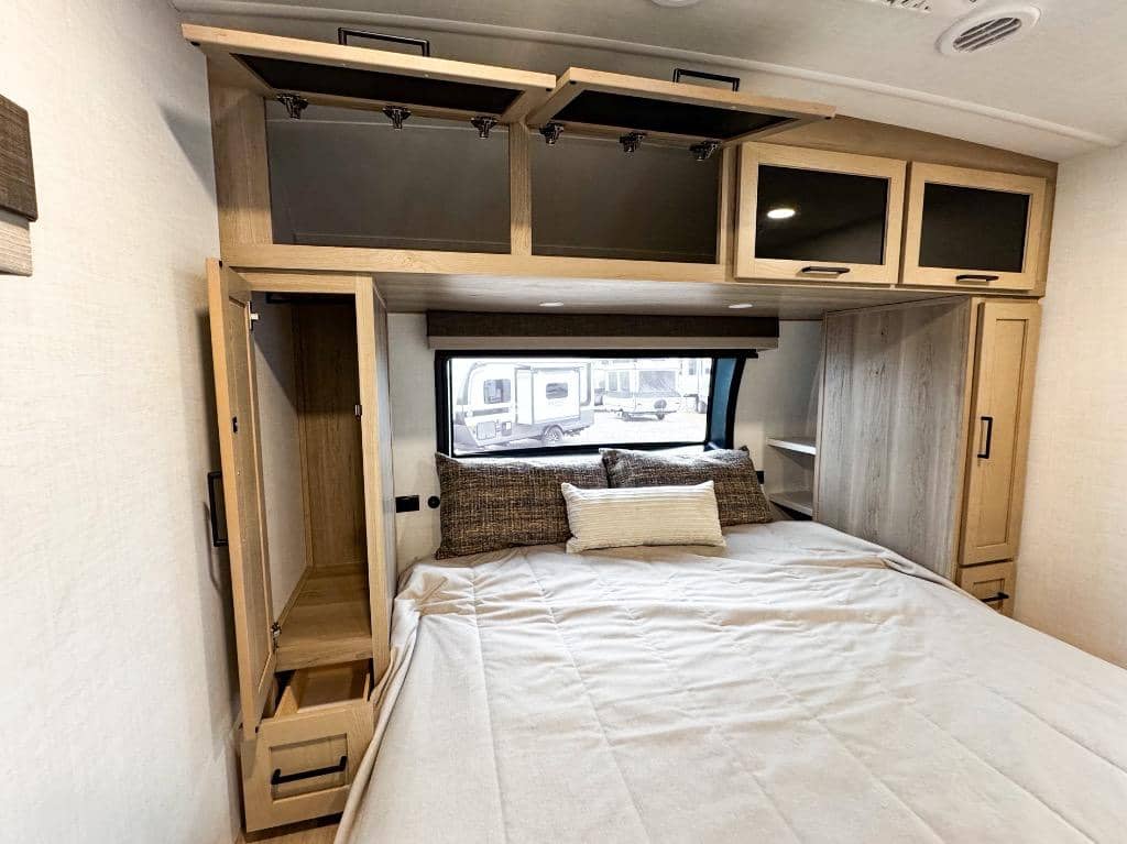 2026 Forest River 2026 Forest River Rockwood Ultra Lite - thumbnail 23