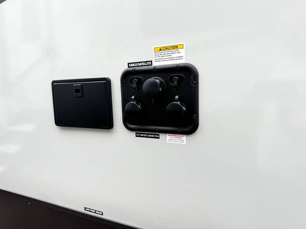 2026 Forest River 2026 Forest River Rockwood Ultra Lite - thumbnail 29