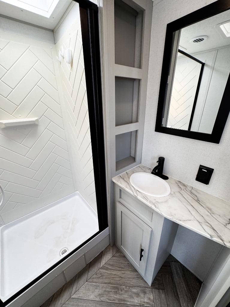 2021 Forest River 2021 Forest River Wildwood FSX - thumbnail 13