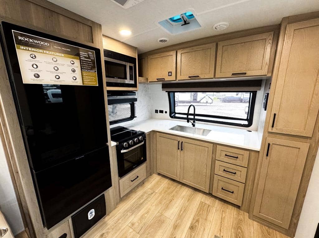 2026 Forest River RV 2026 Forest River RV Rockwood Ultra Lite - thumbnail 5