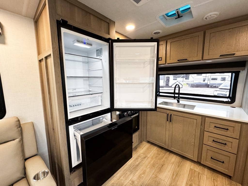 2026 Forest River RV 2026 Forest River RV Rockwood Ultra Lite - thumbnail 8