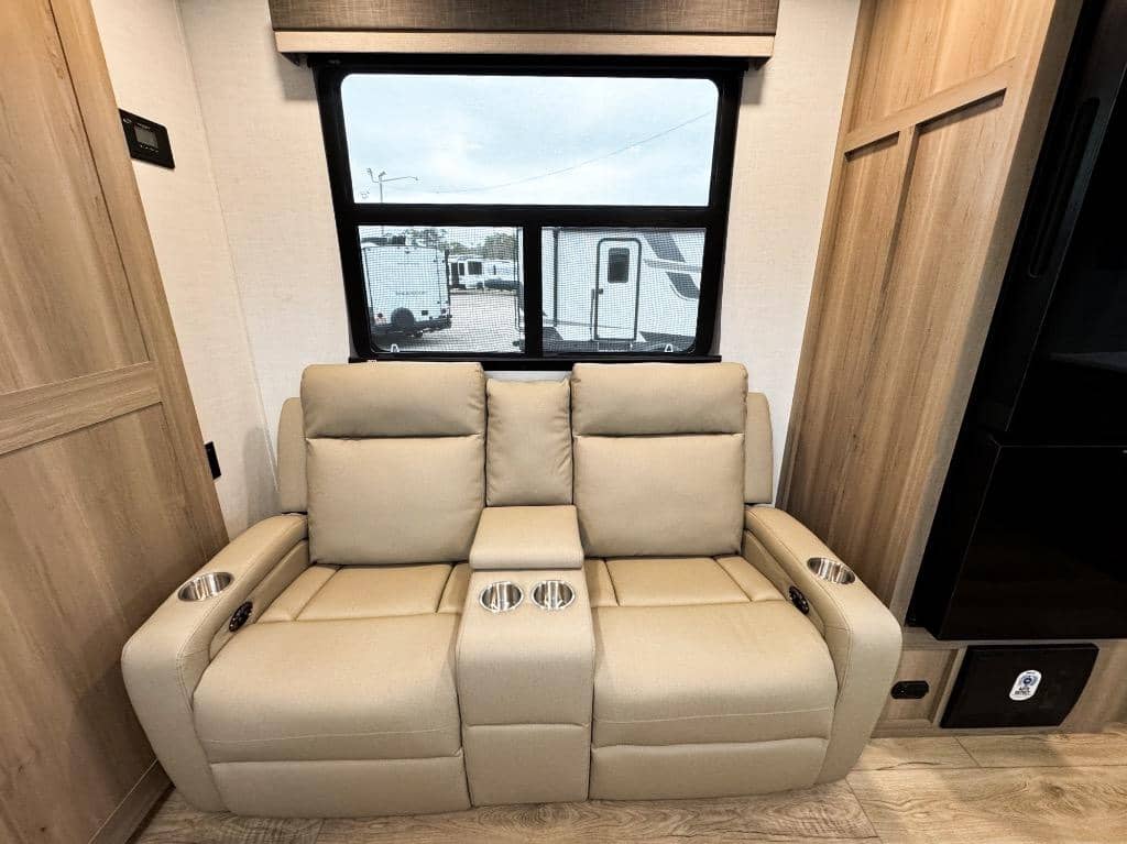 2026 Forest River RV 2026 Forest River RV Rockwood Ultra Lite - thumbnail 16