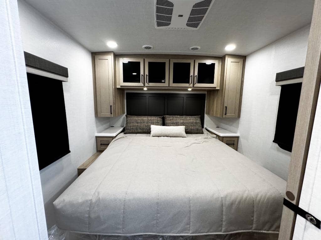 2026 Forest River RV 2026 Forest River RV Rockwood Ultra Lite - thumbnail 24