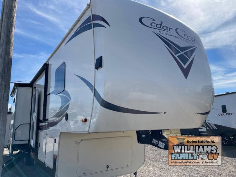 2021 Forest River 2021 Forest River Cedar Creek - thumbnail 3