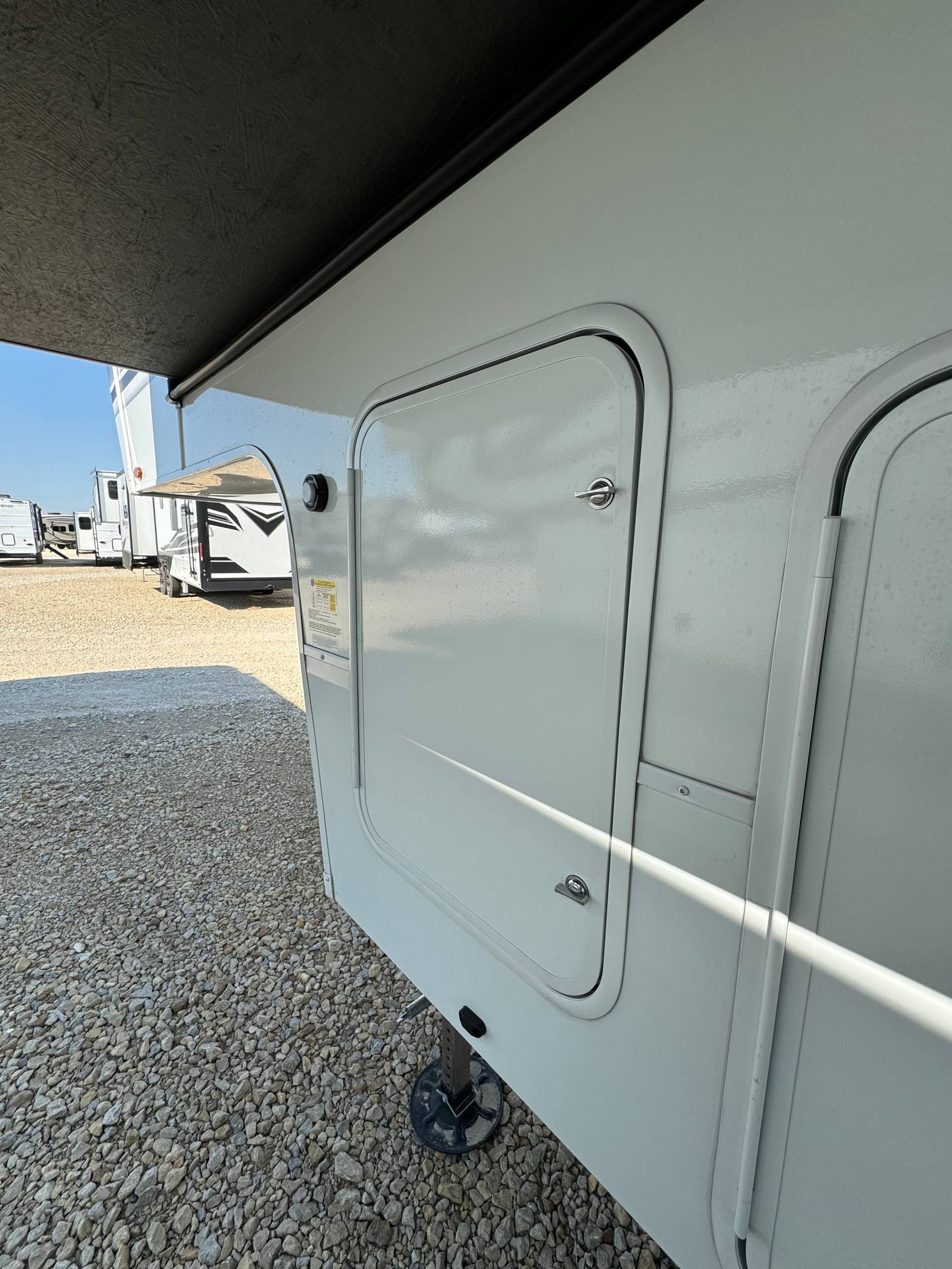 2025 Grand Design 2025 Grand Design Influence - thumbnail 11