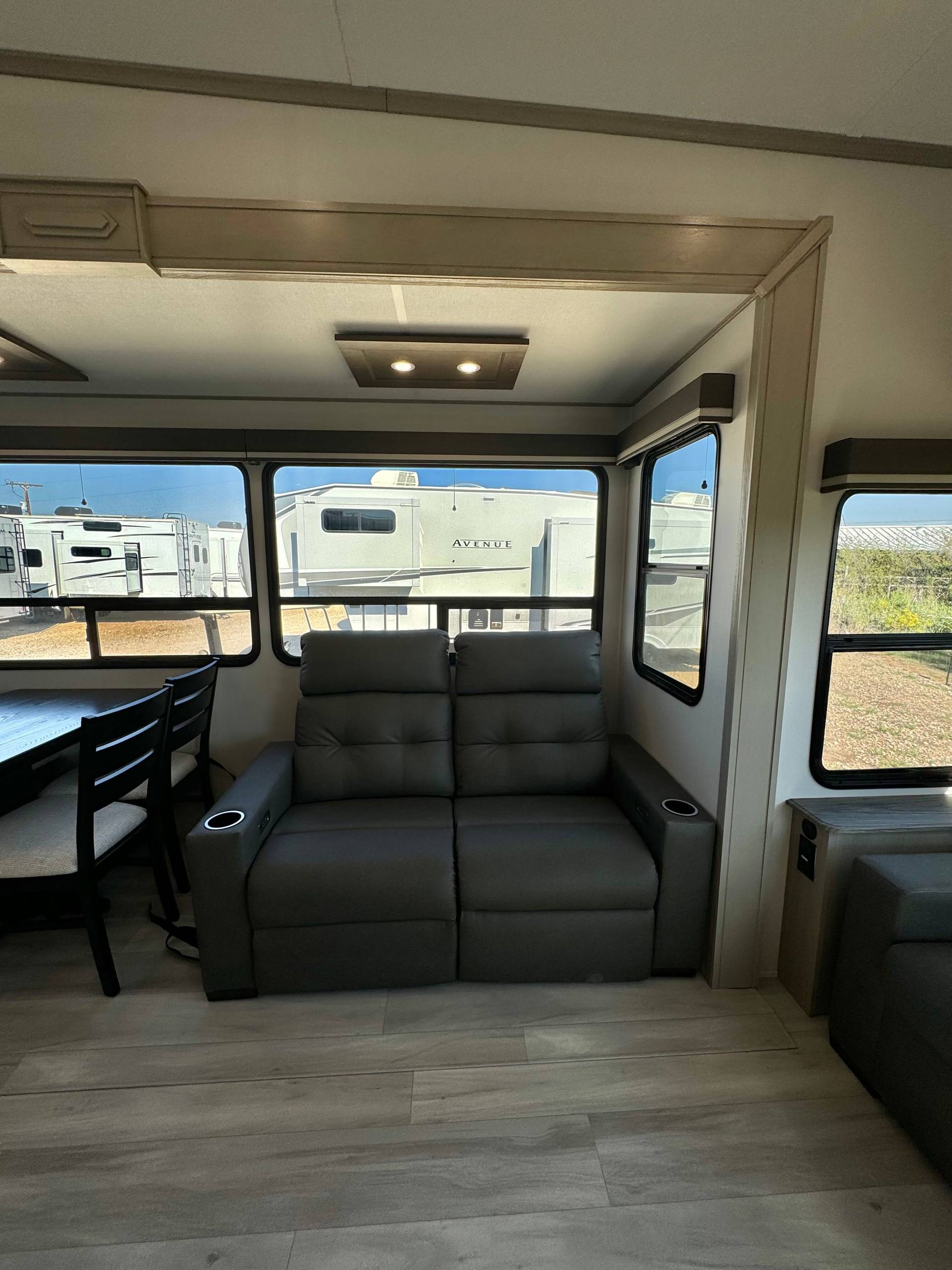 2025 Grand Design 2025 Grand Design Influence - thumbnail 27