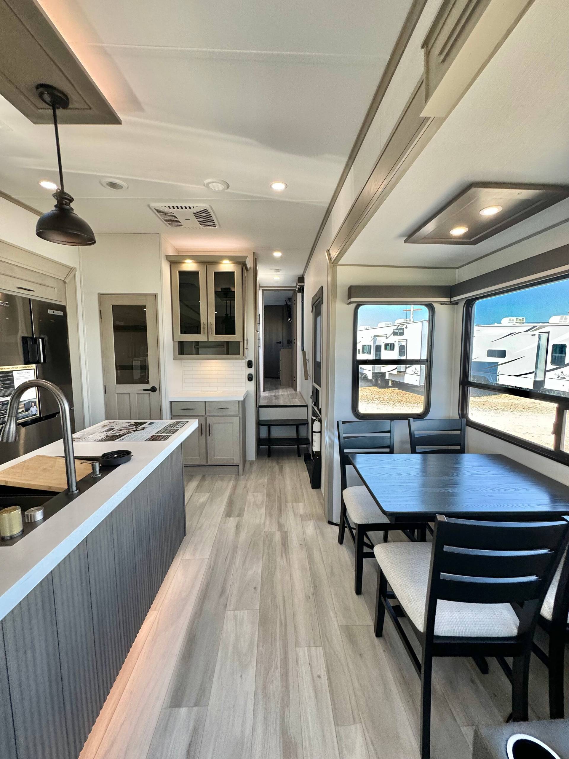 2025 Grand Design 2025 Grand Design Influence - thumbnail 34