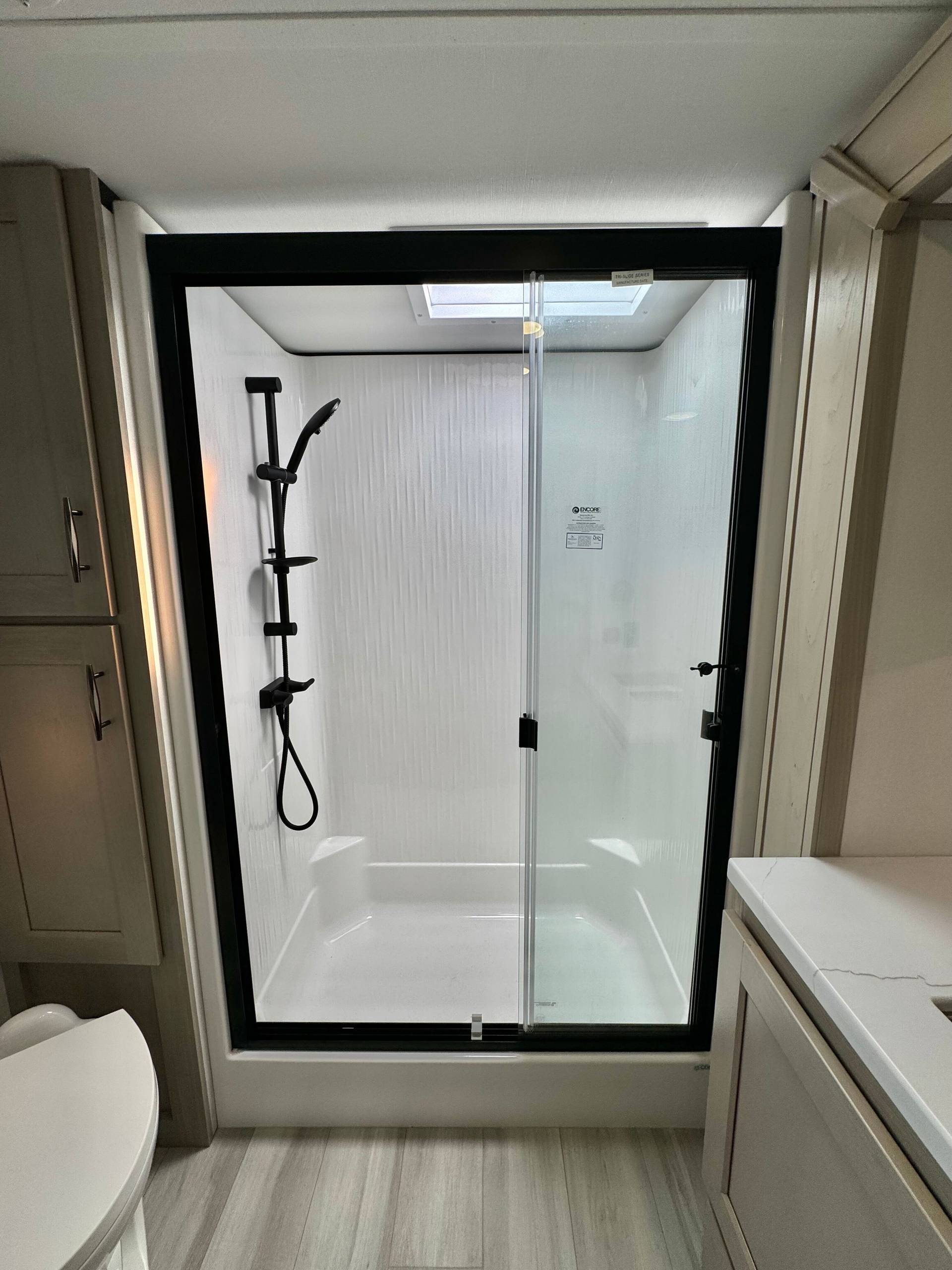 2025 Grand Design 2025 Grand Design Influence - thumbnail 39