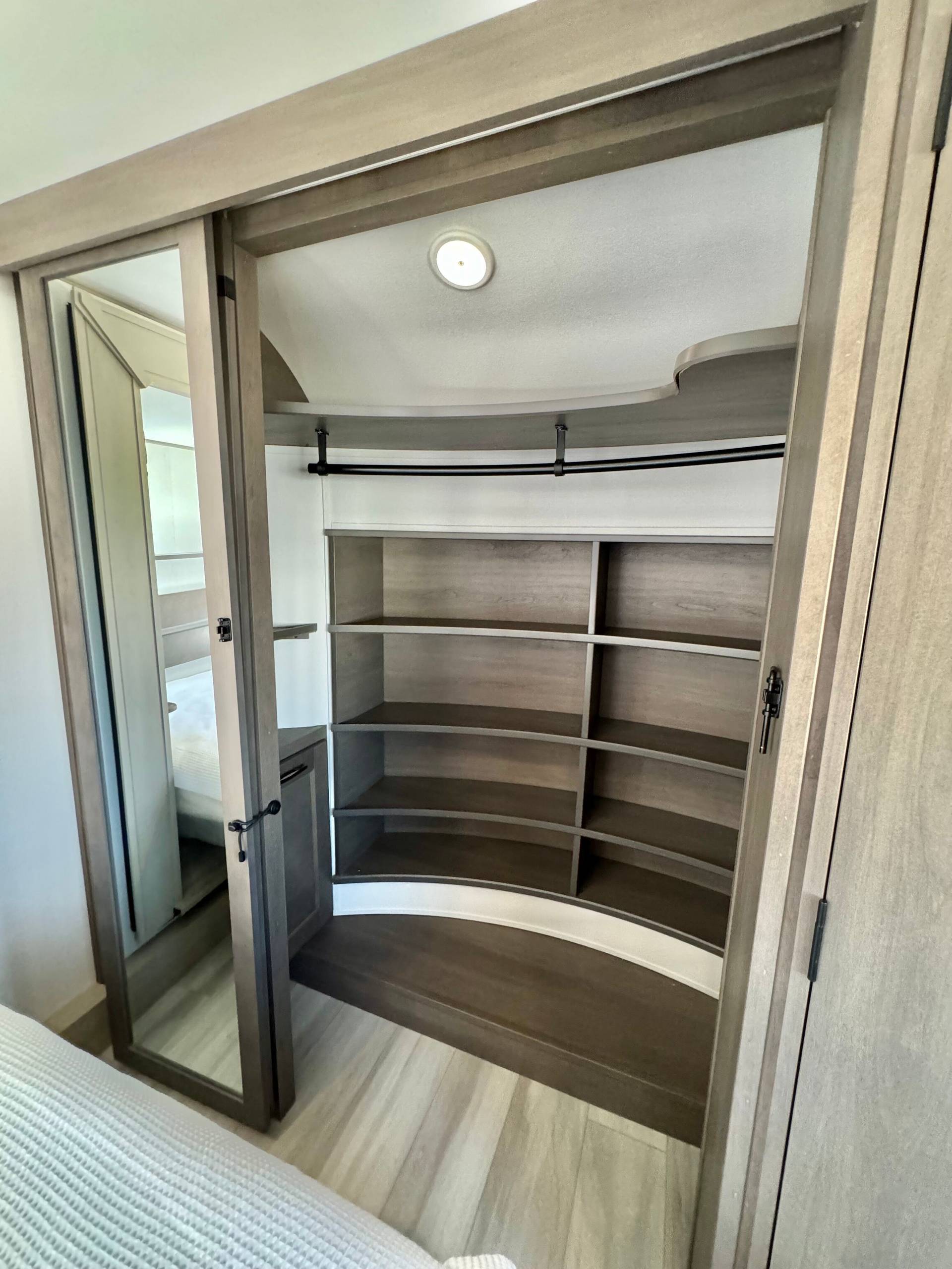 2025 Grand Design 2025 Grand Design Influence - thumbnail 48