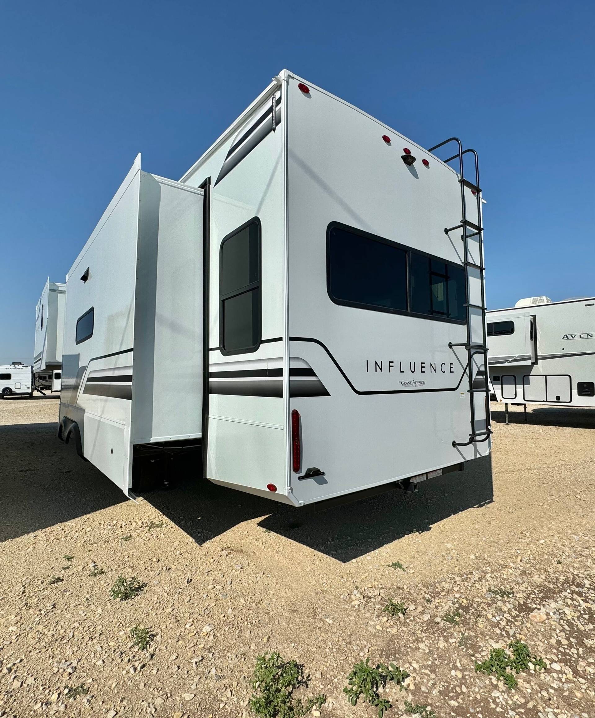 2025 Grand Design 2025 Grand Design Influence - thumbnail 8