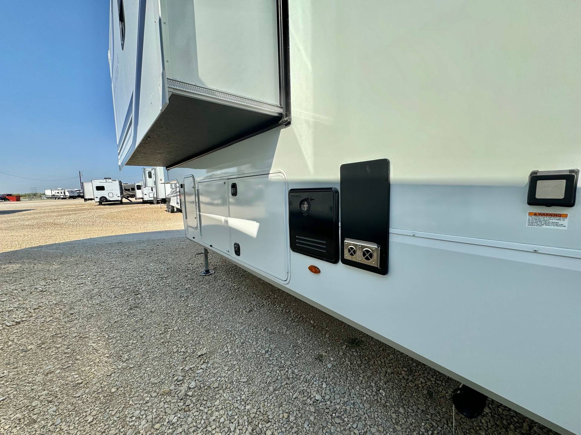 2025 Grand Design 2025 Grand Design Influence - thumbnail 9