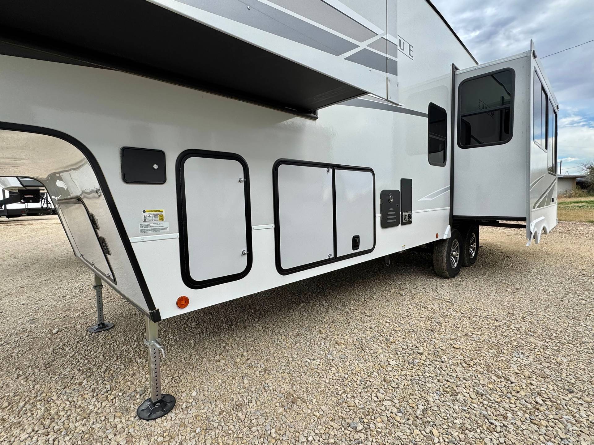 2025 Alliance RV 2025 Alliance RV Avenue - thumbnail 17