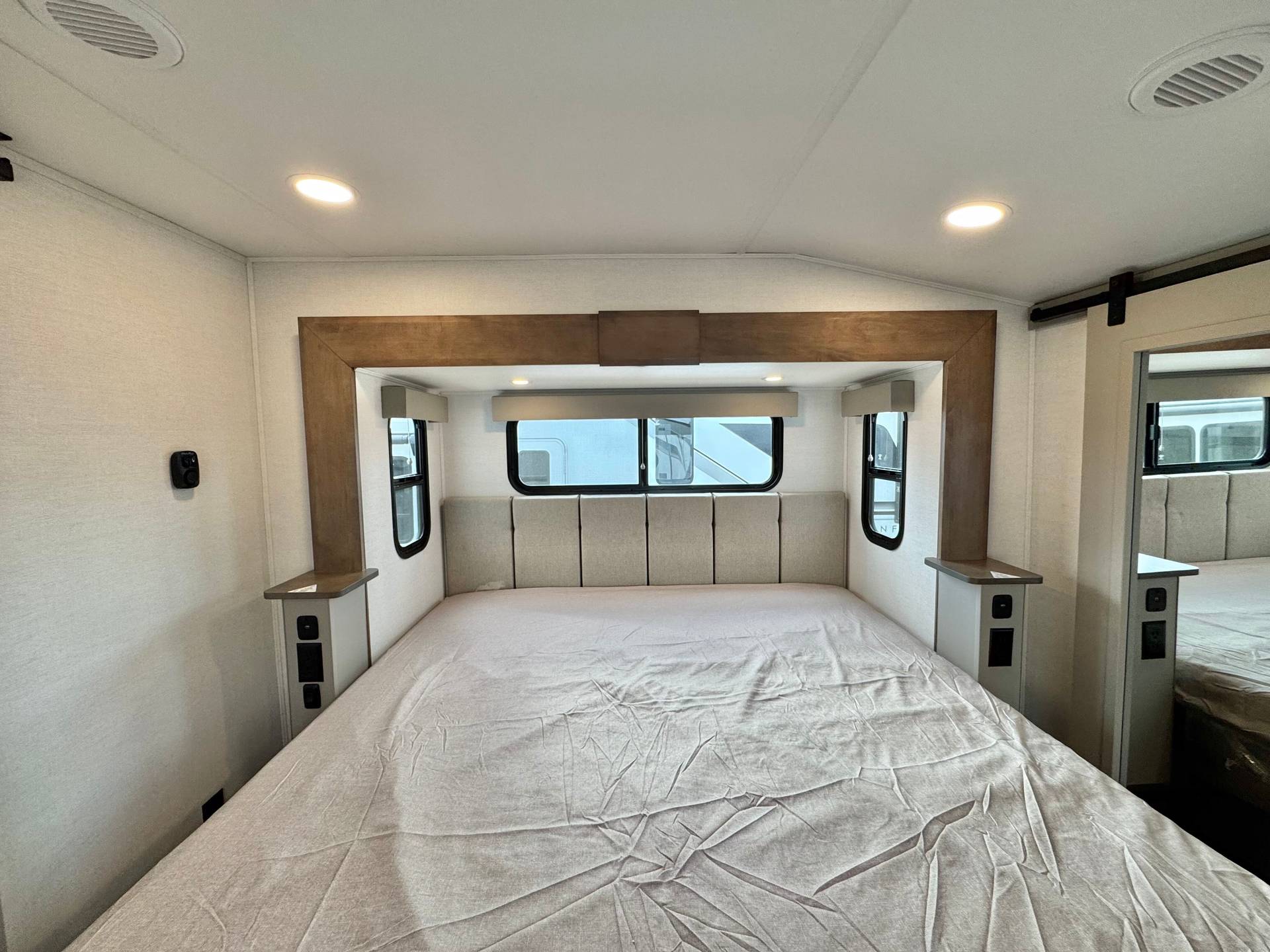 2025 Alliance RV 2025 Alliance RV Avenue - thumbnail 52