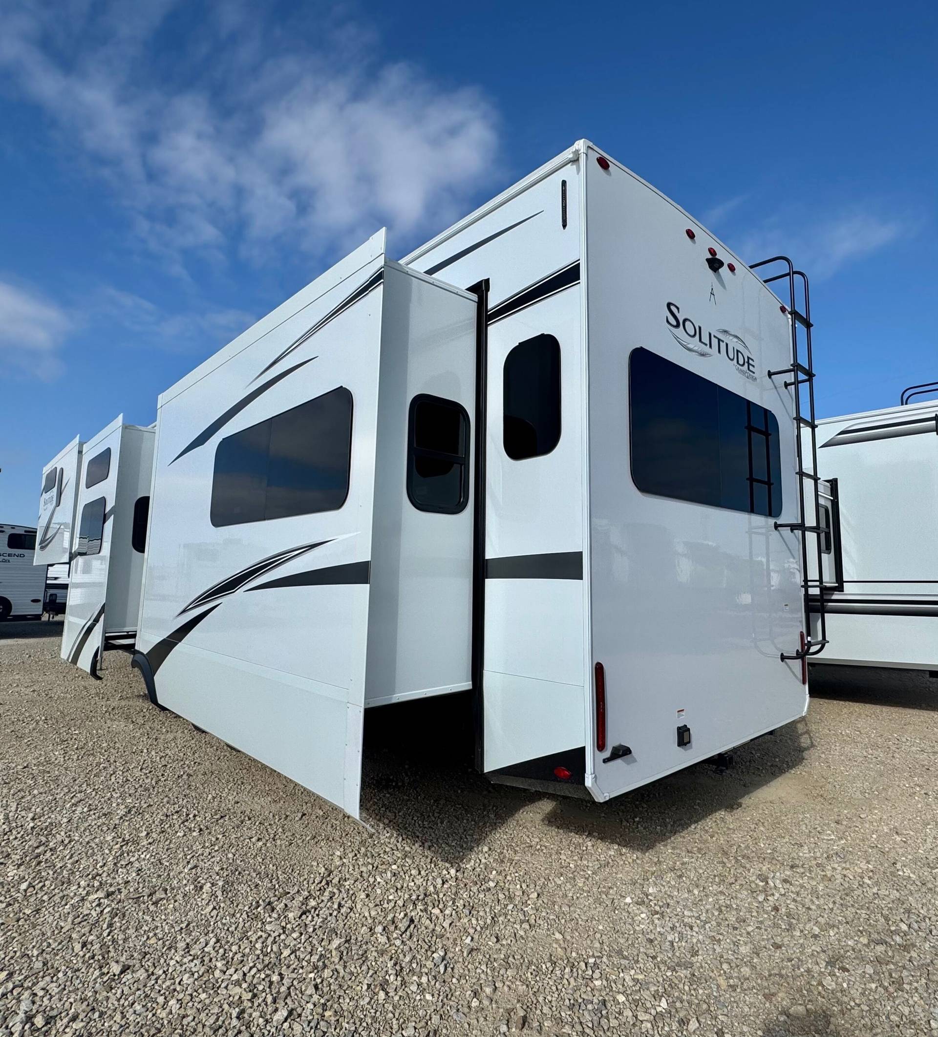 2025 Grand Design 2025 Grand Design Solitude - thumbnail 13