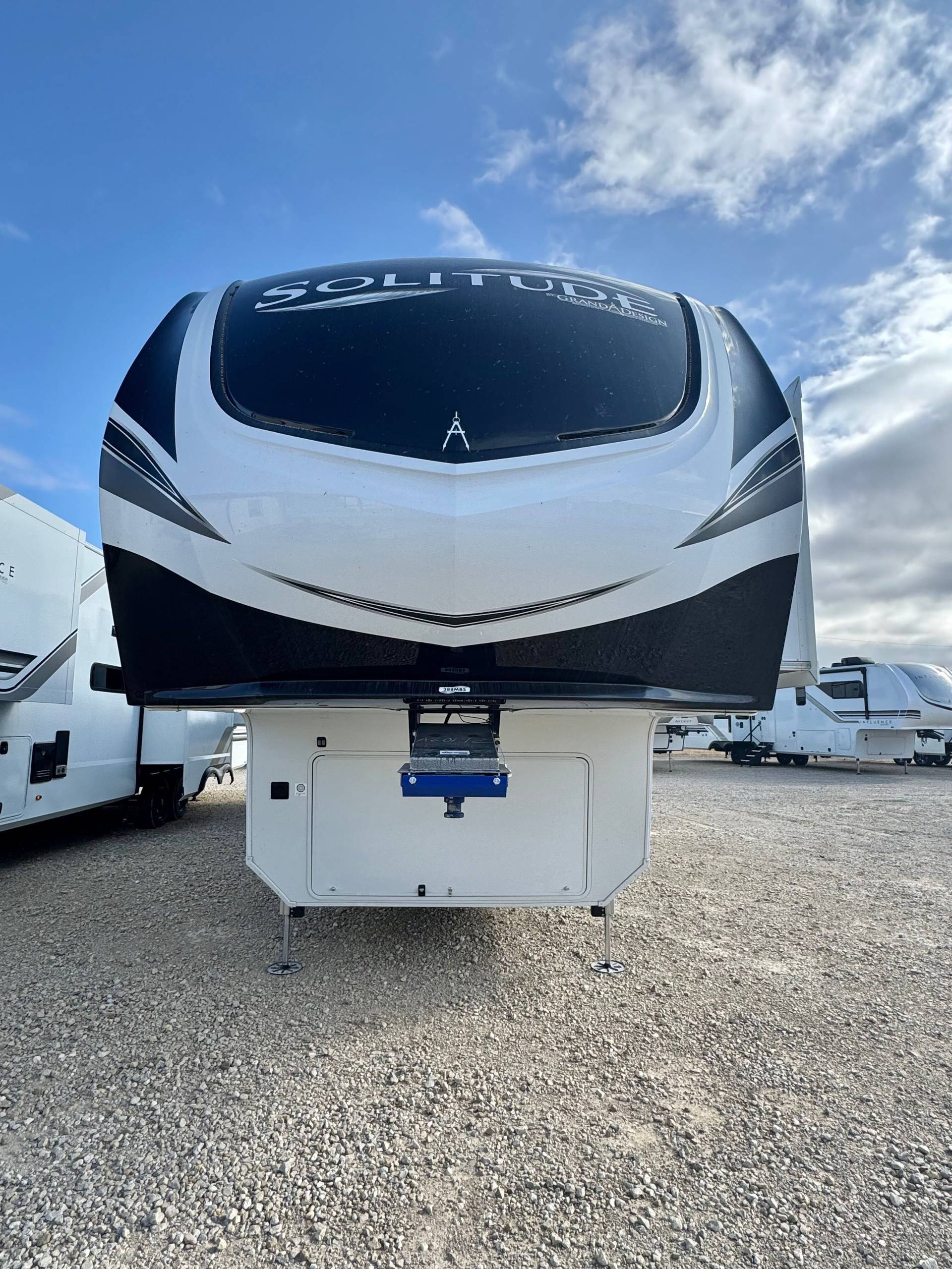 2025 Grand Design 2025 Grand Design Solitude - thumbnail 19
