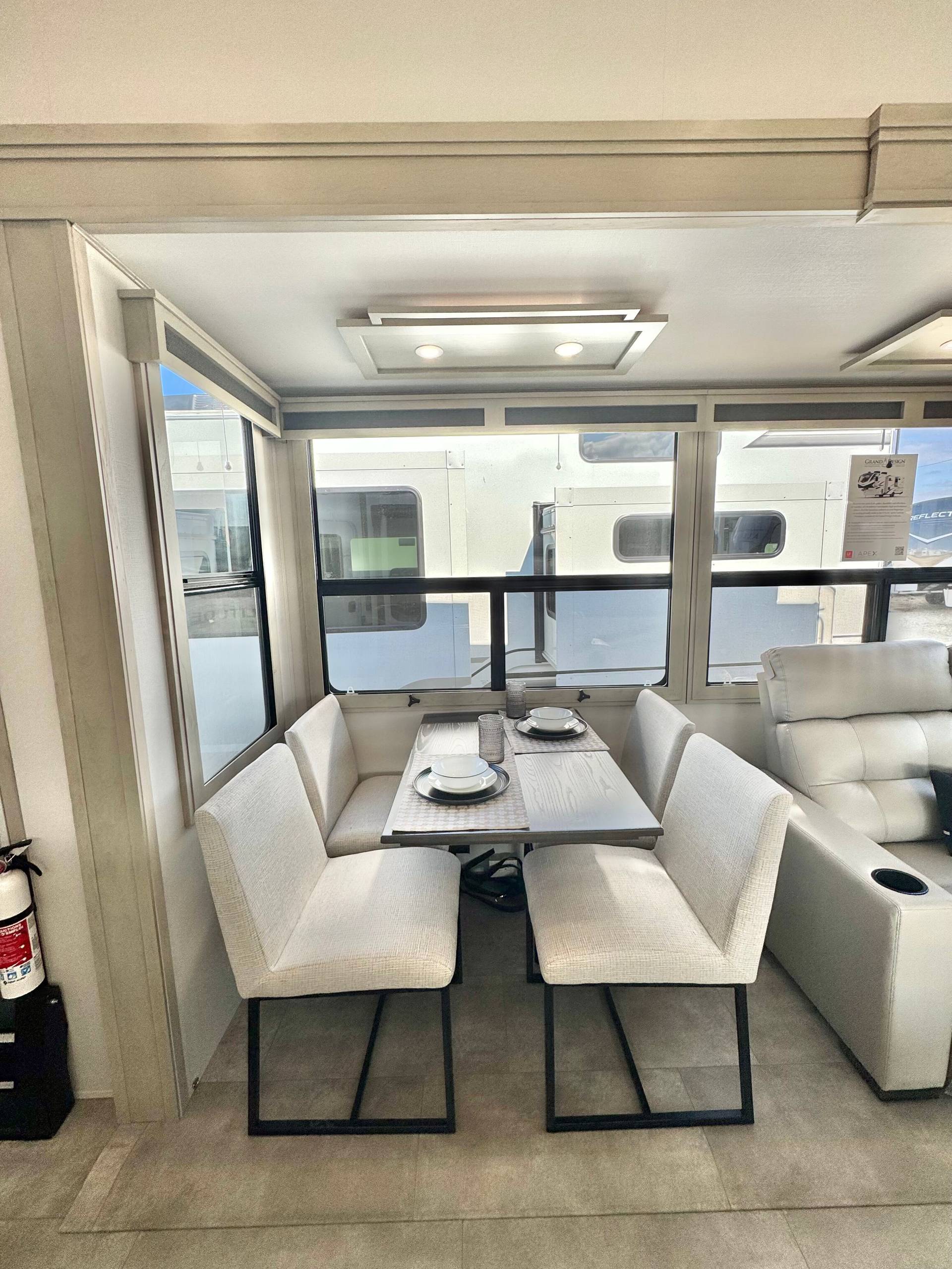 2025 Grand Design 2025 Grand Design Solitude - thumbnail 28