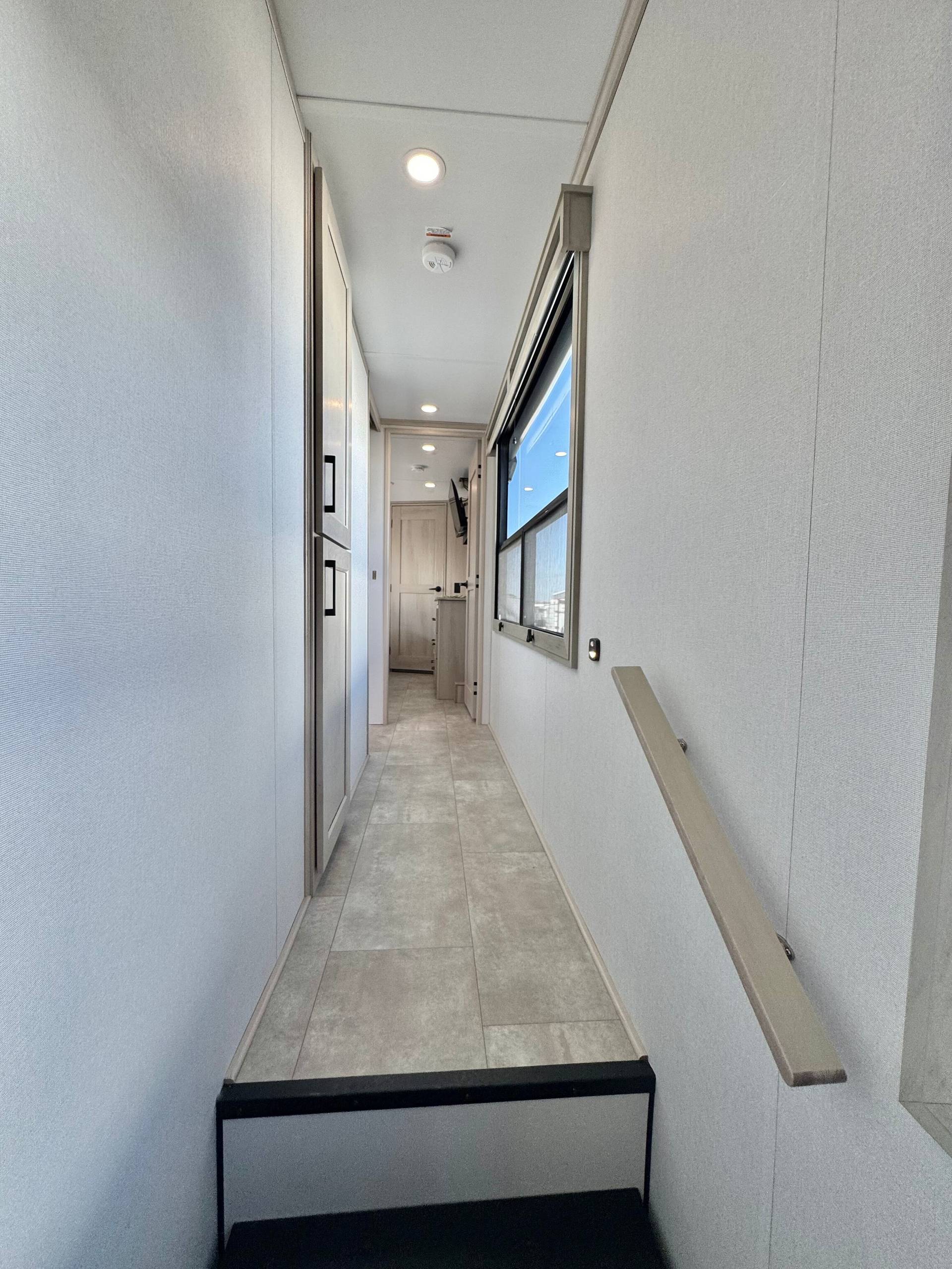 2025 Grand Design 2025 Grand Design Solitude - thumbnail 41