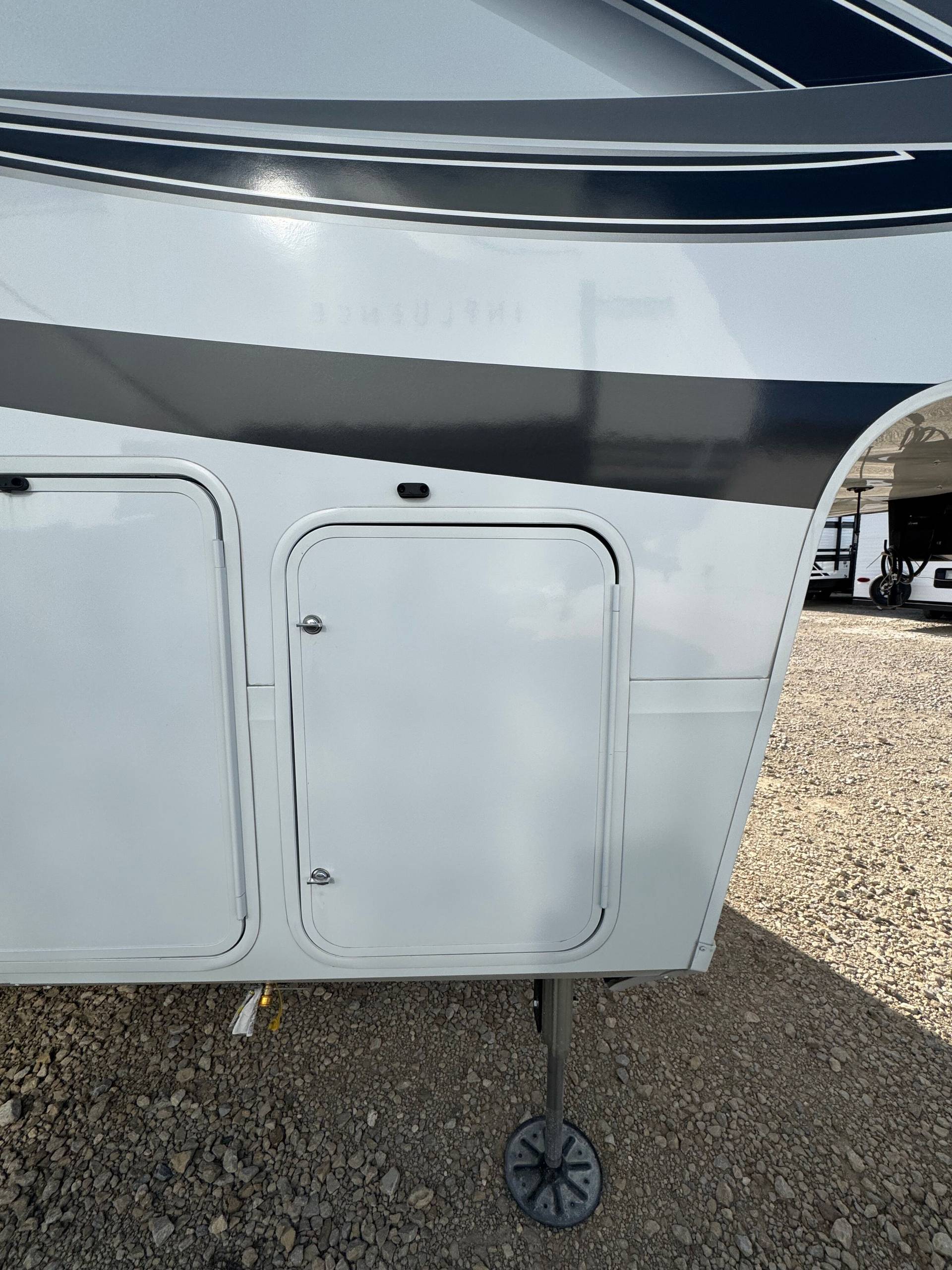 2025 Grand Design 2025 Grand Design Solitude - thumbnail 6