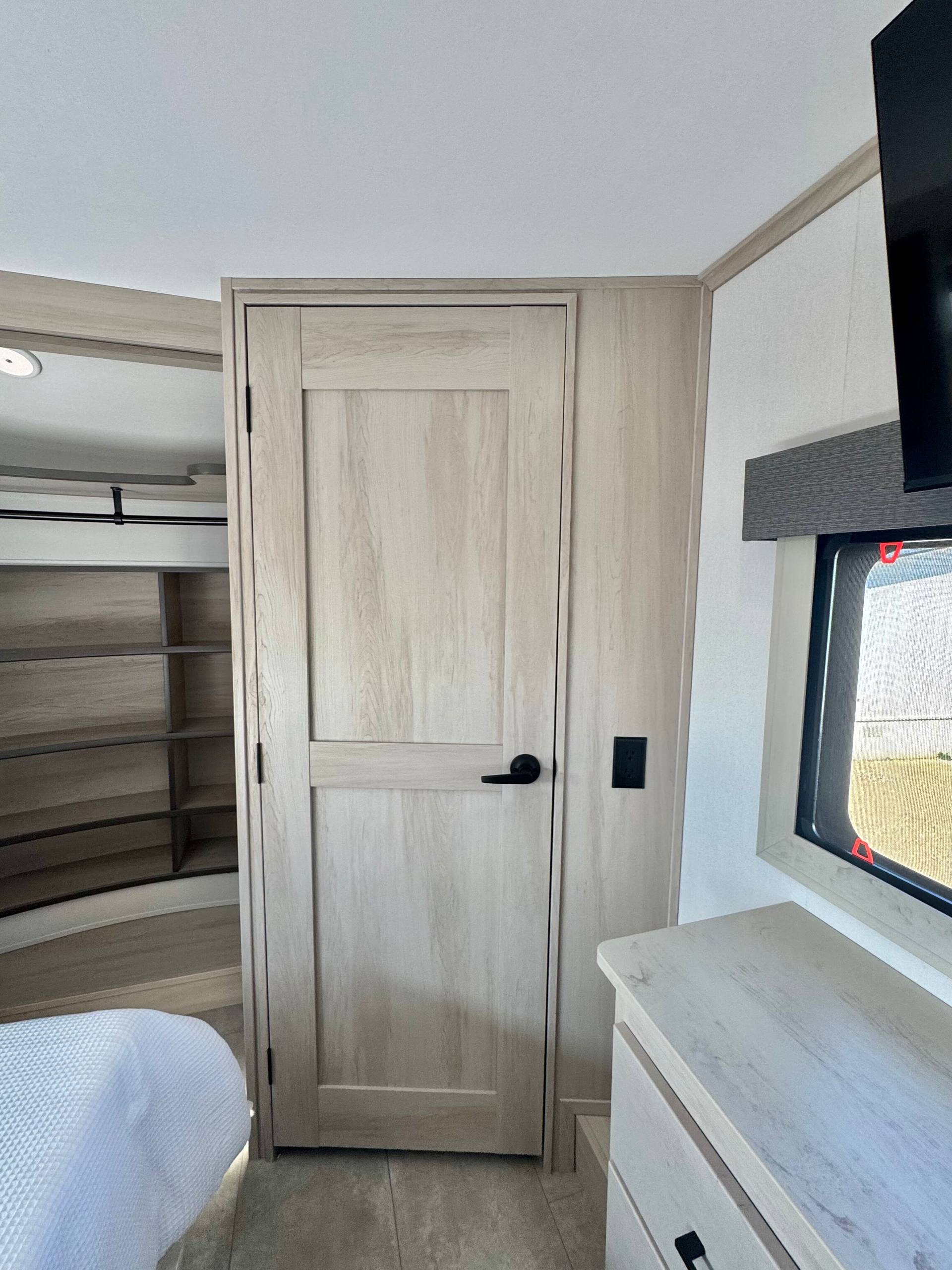 2025 Grand Design 2025 Grand Design Solitude - thumbnail 50