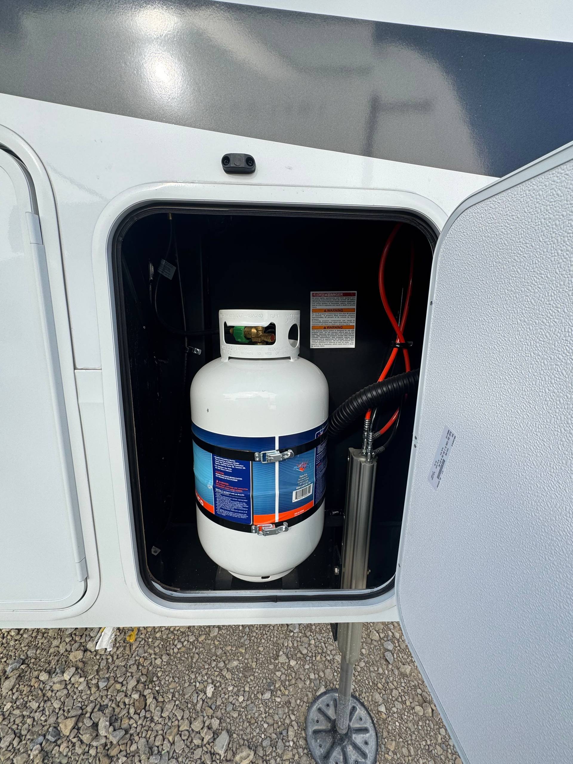 2025 Grand Design 2025 Grand Design Solitude - thumbnail 7