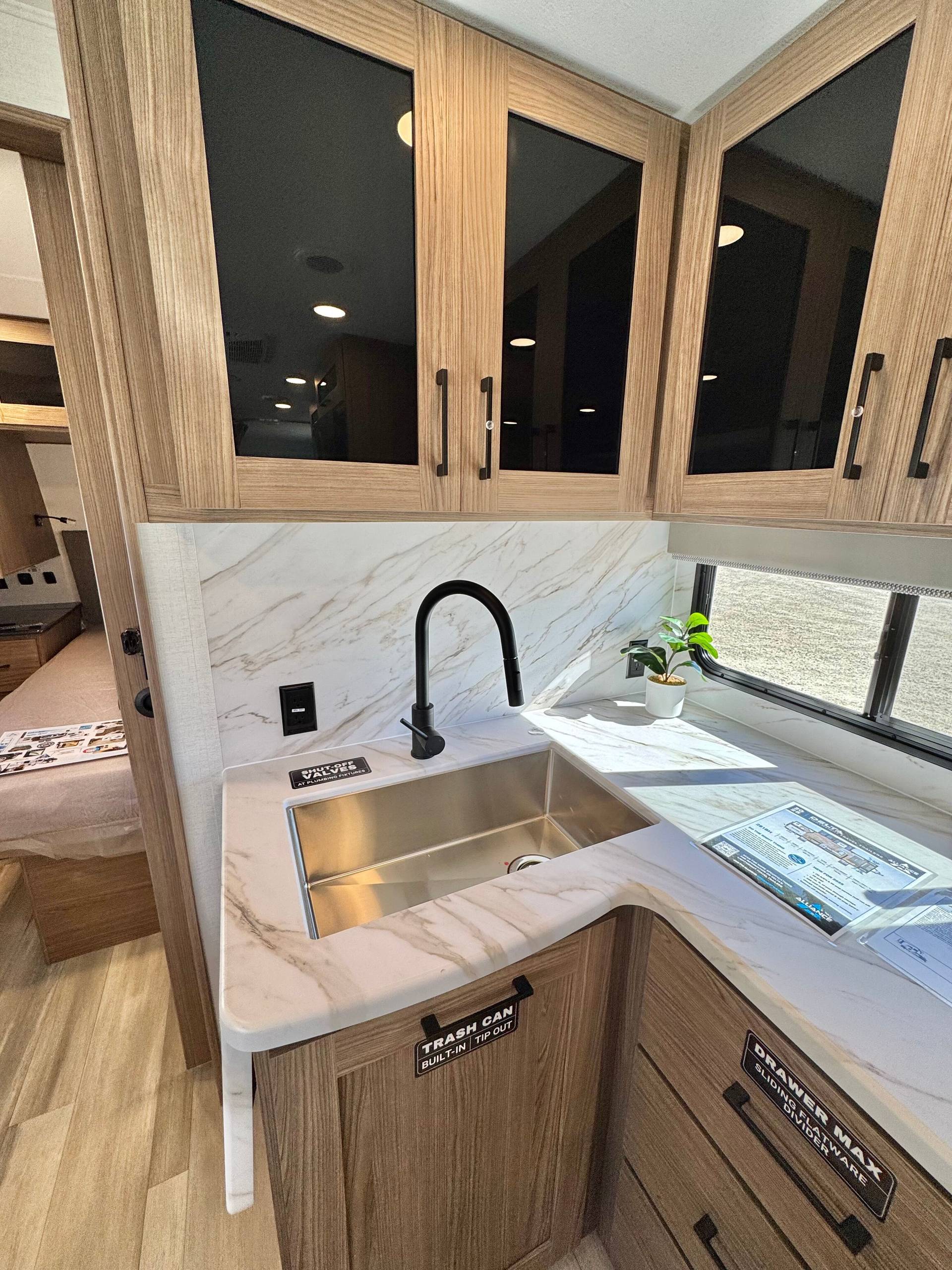 2025 Alliance RV 2025 Alliance RV Delta - thumbnail 31