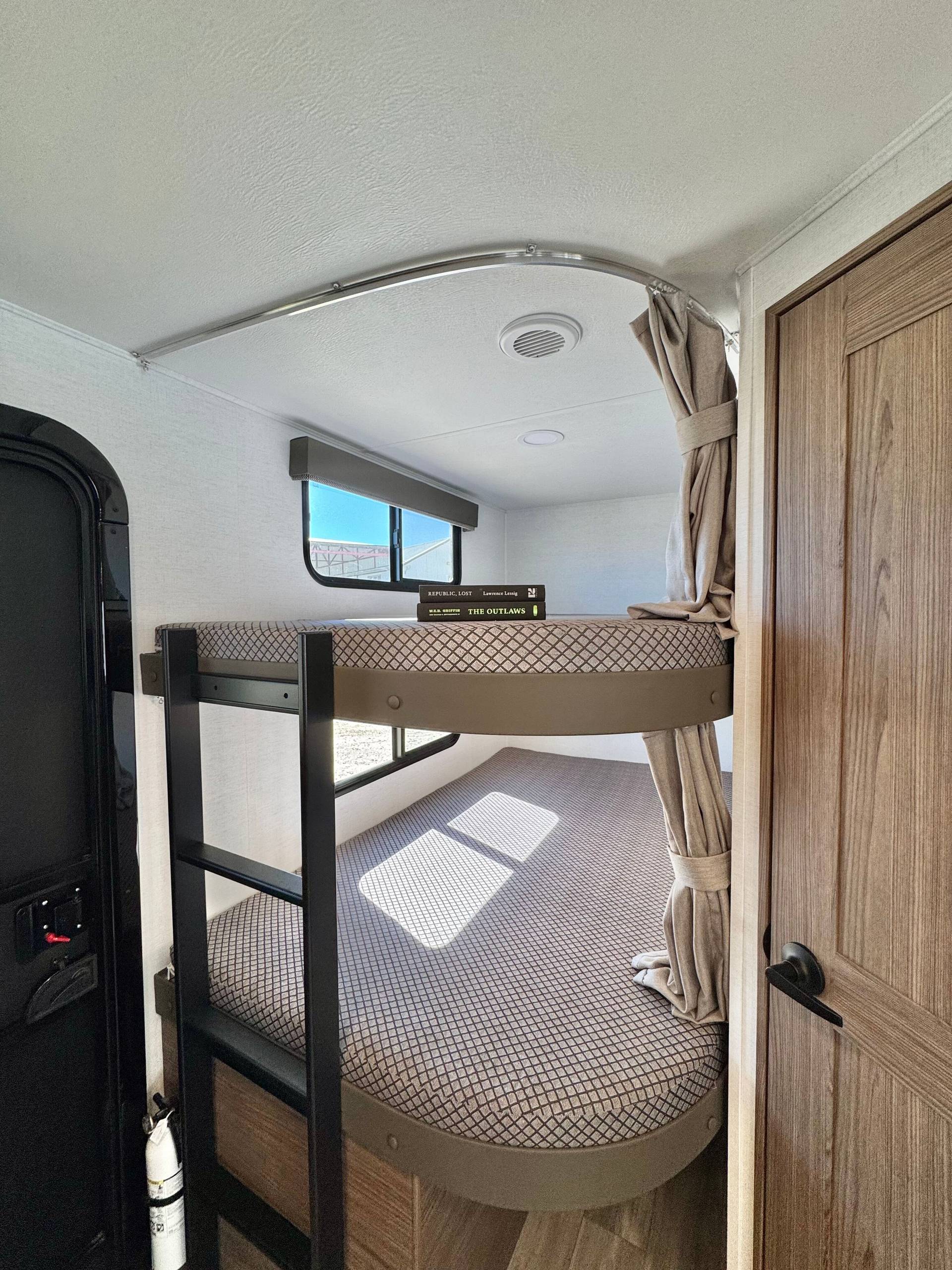 2025 Alliance RV 2025 Alliance RV Delta - thumbnail 41