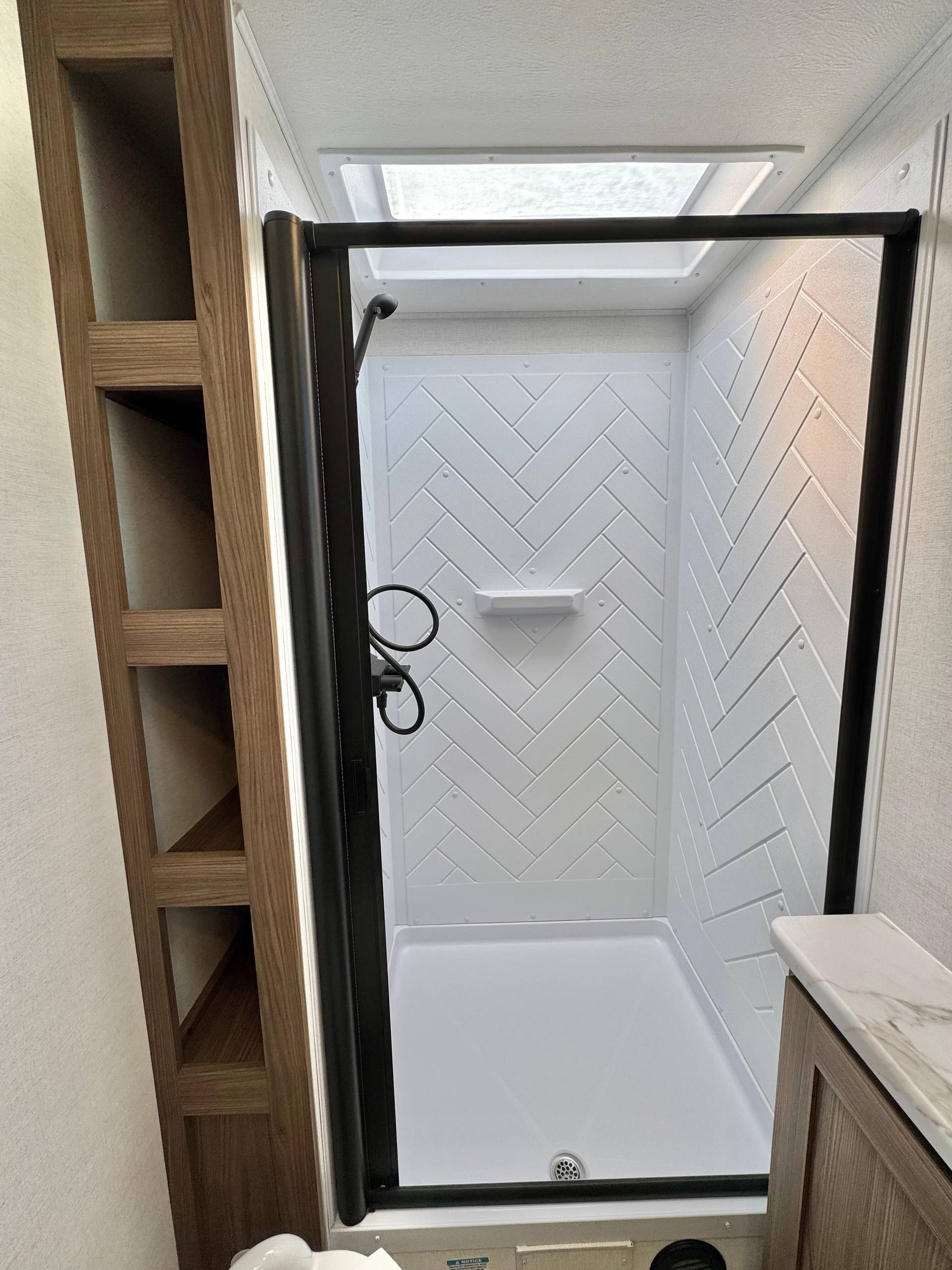 2025 Alliance RV 2025 Alliance RV Delta - thumbnail 44