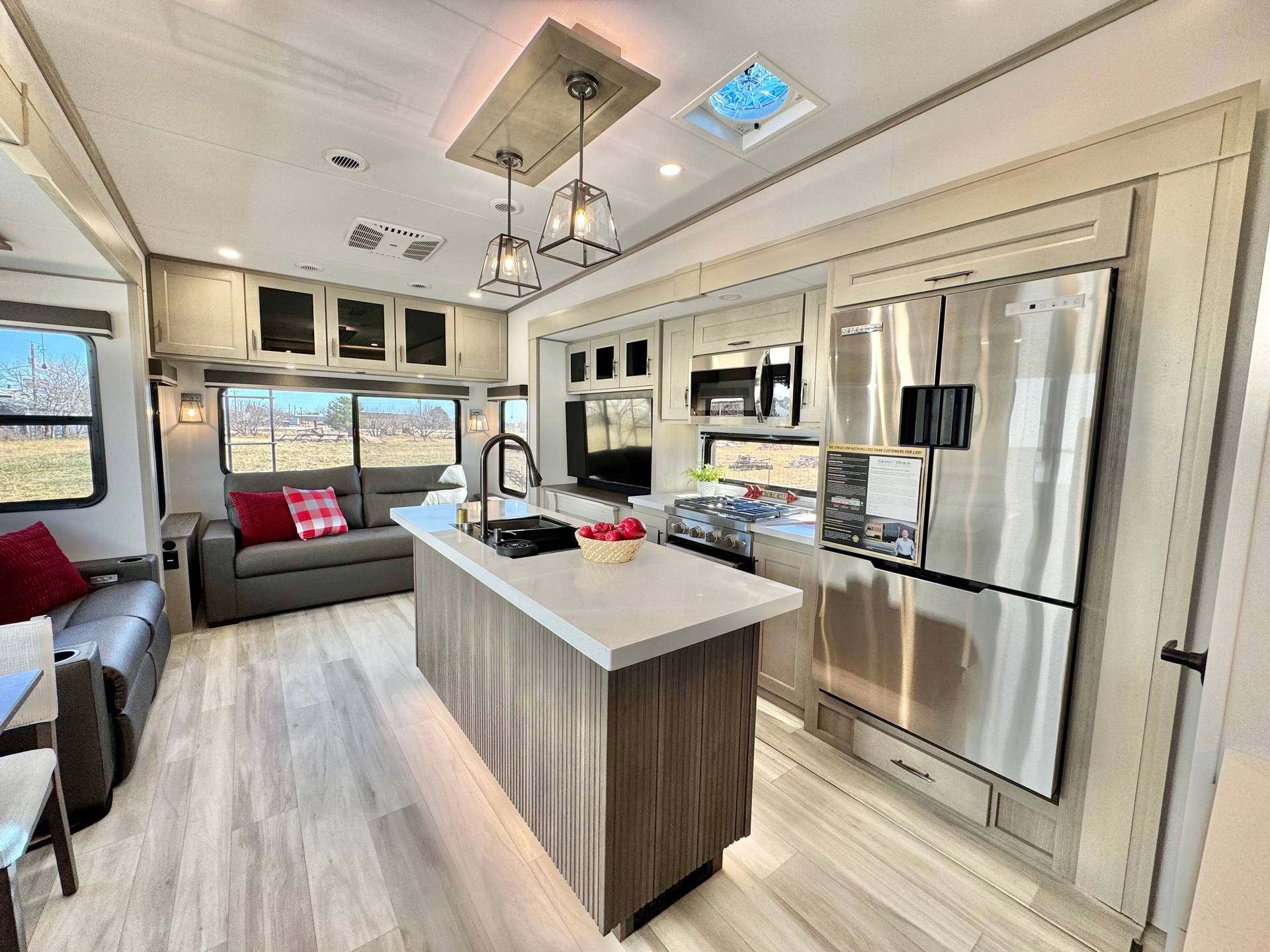 2025 Grand Design 2025 Grand Design Influence - thumbnail 24