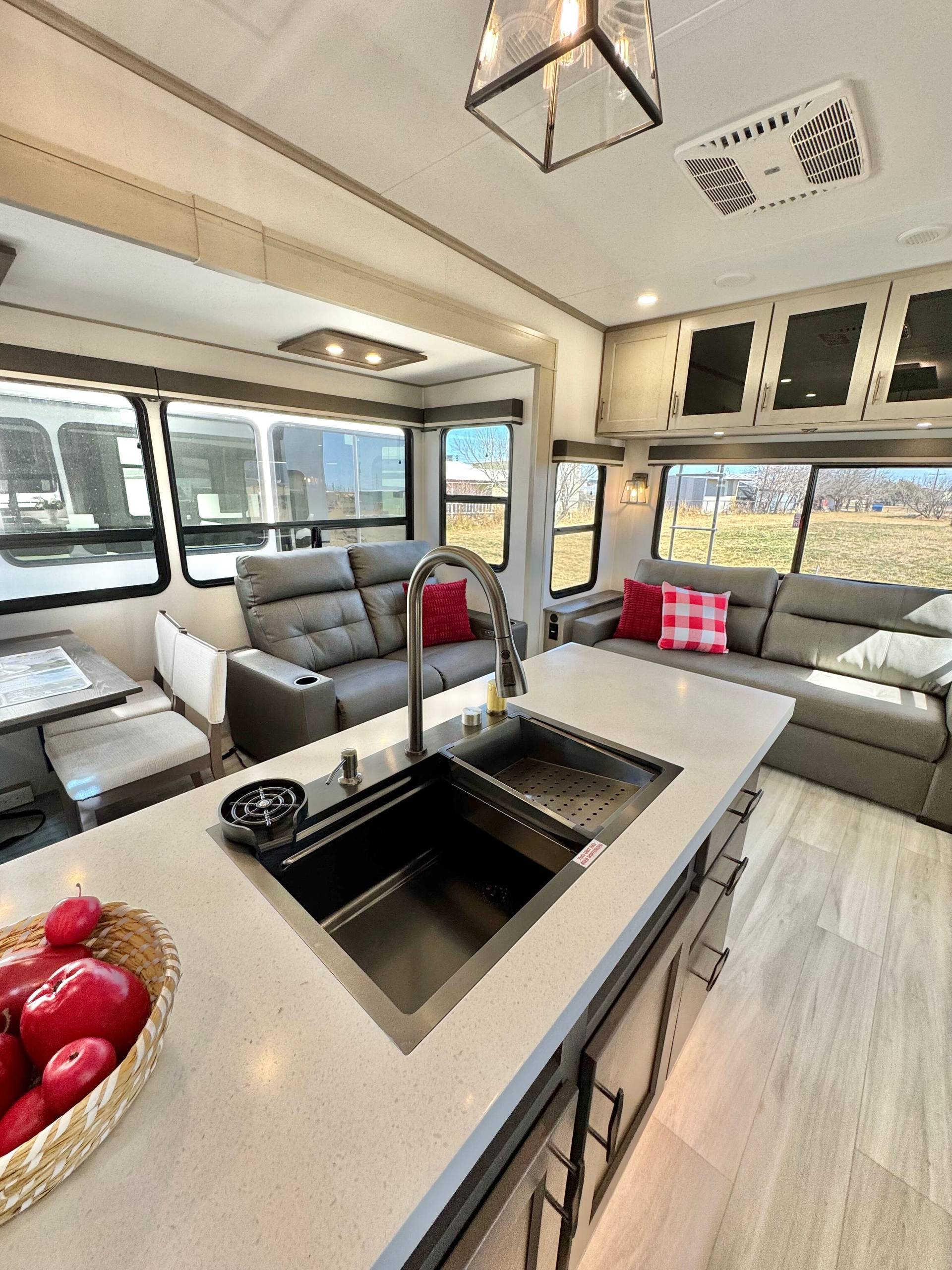 2025 Grand Design 2025 Grand Design Influence - thumbnail 33