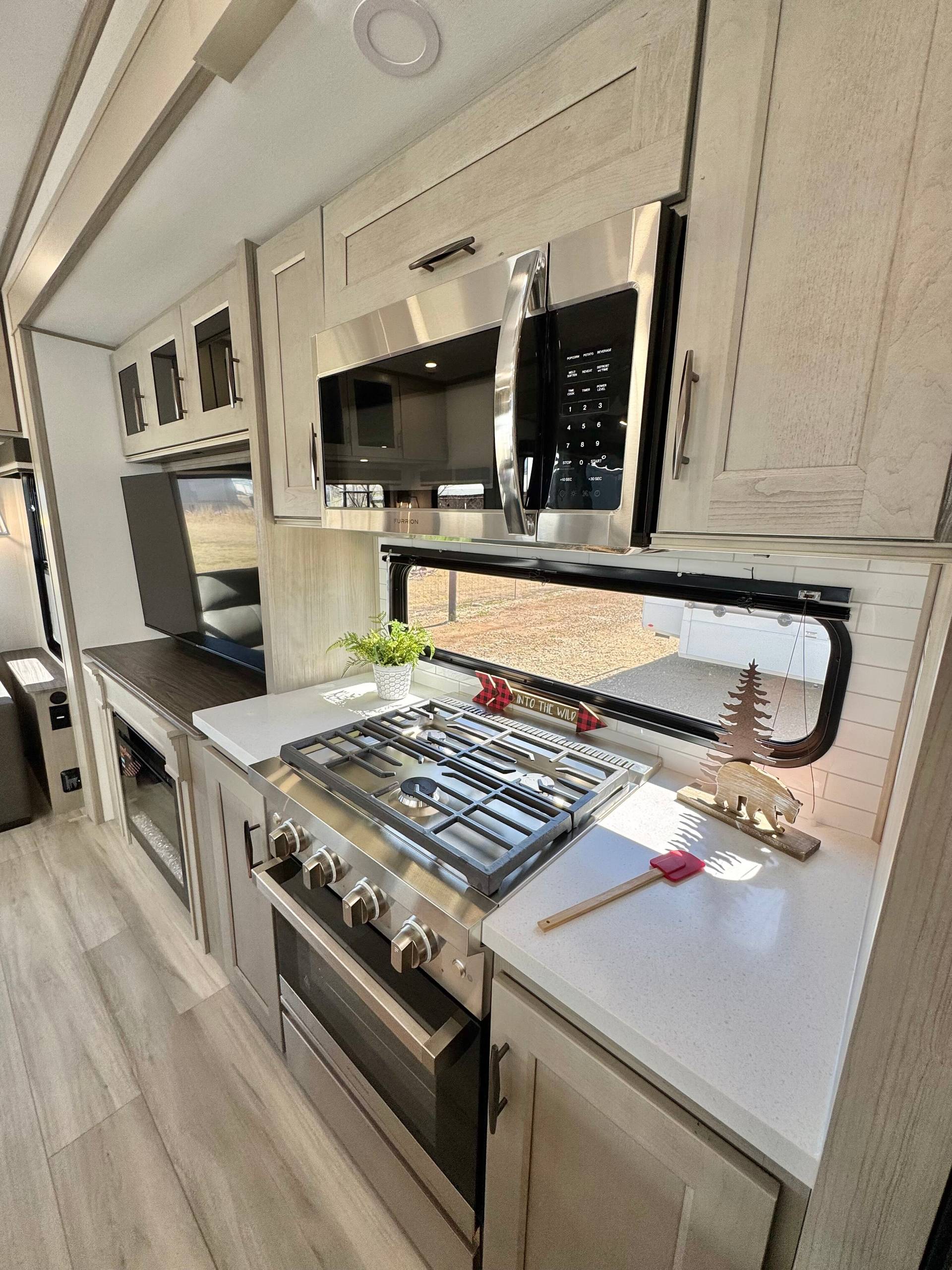 2025 Grand Design 2025 Grand Design Influence - thumbnail 34