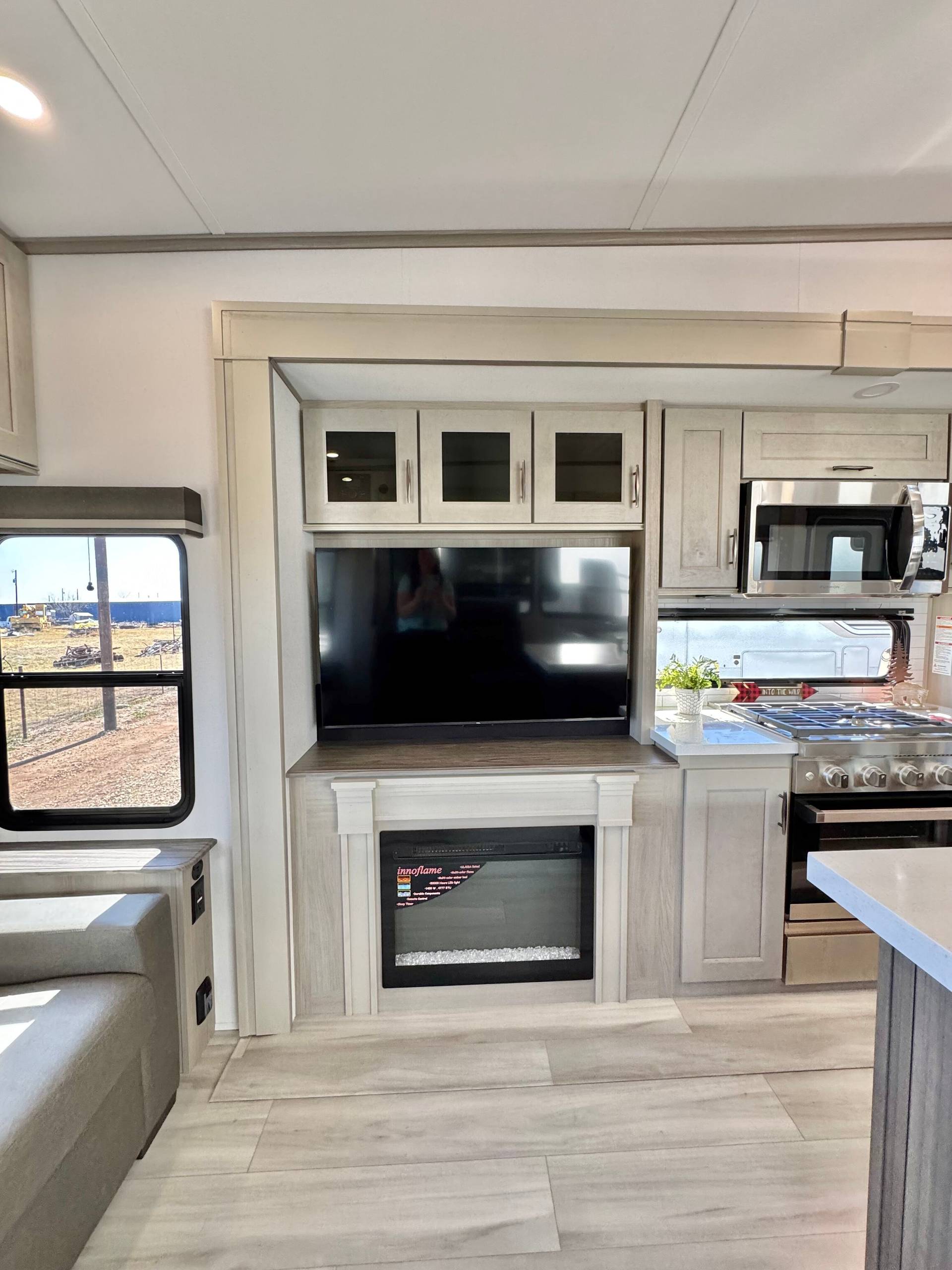 2025 Grand Design 2025 Grand Design Influence - thumbnail 38