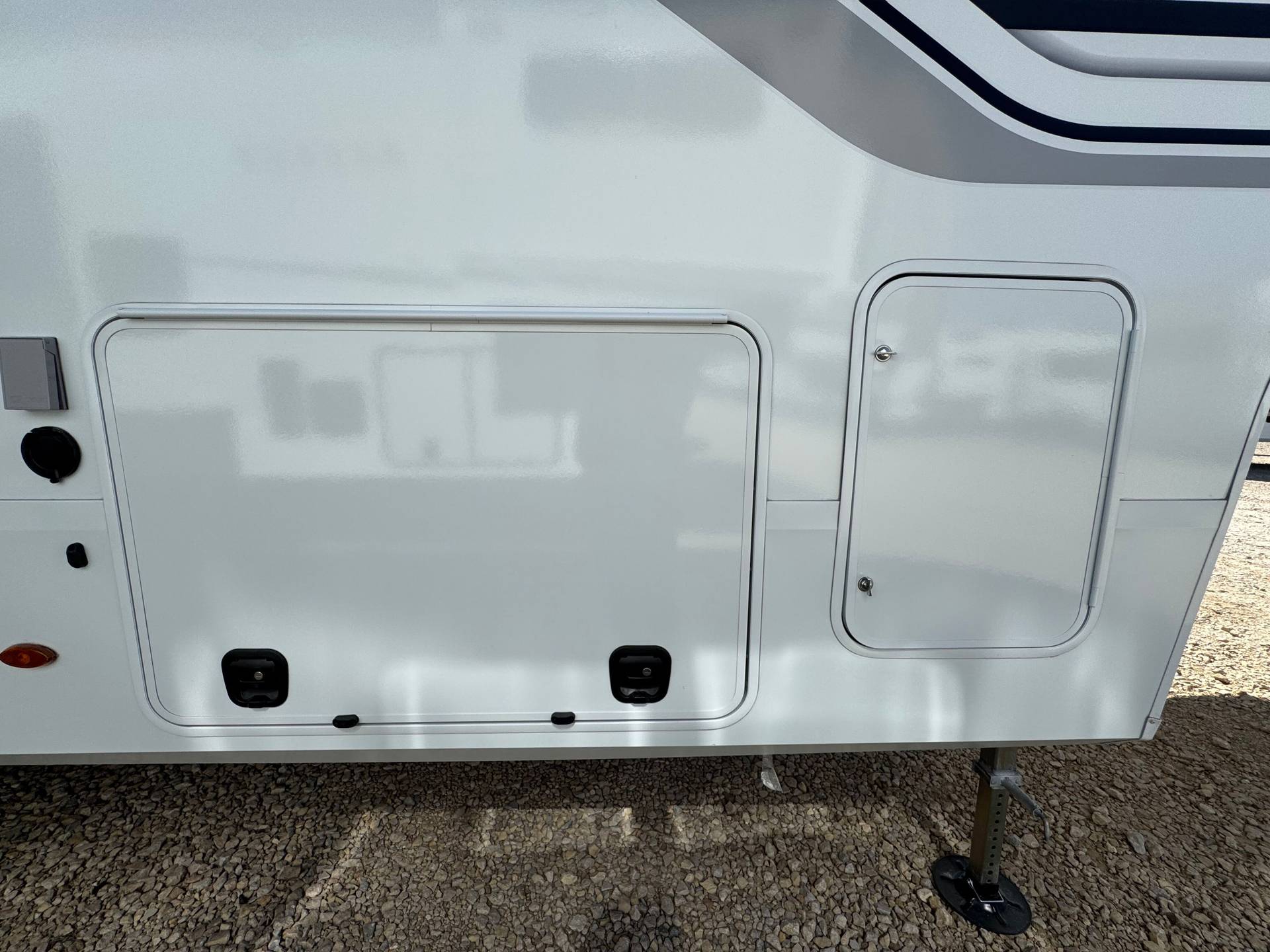 2025 Grand Design 2025 Grand Design Influence - thumbnail 5